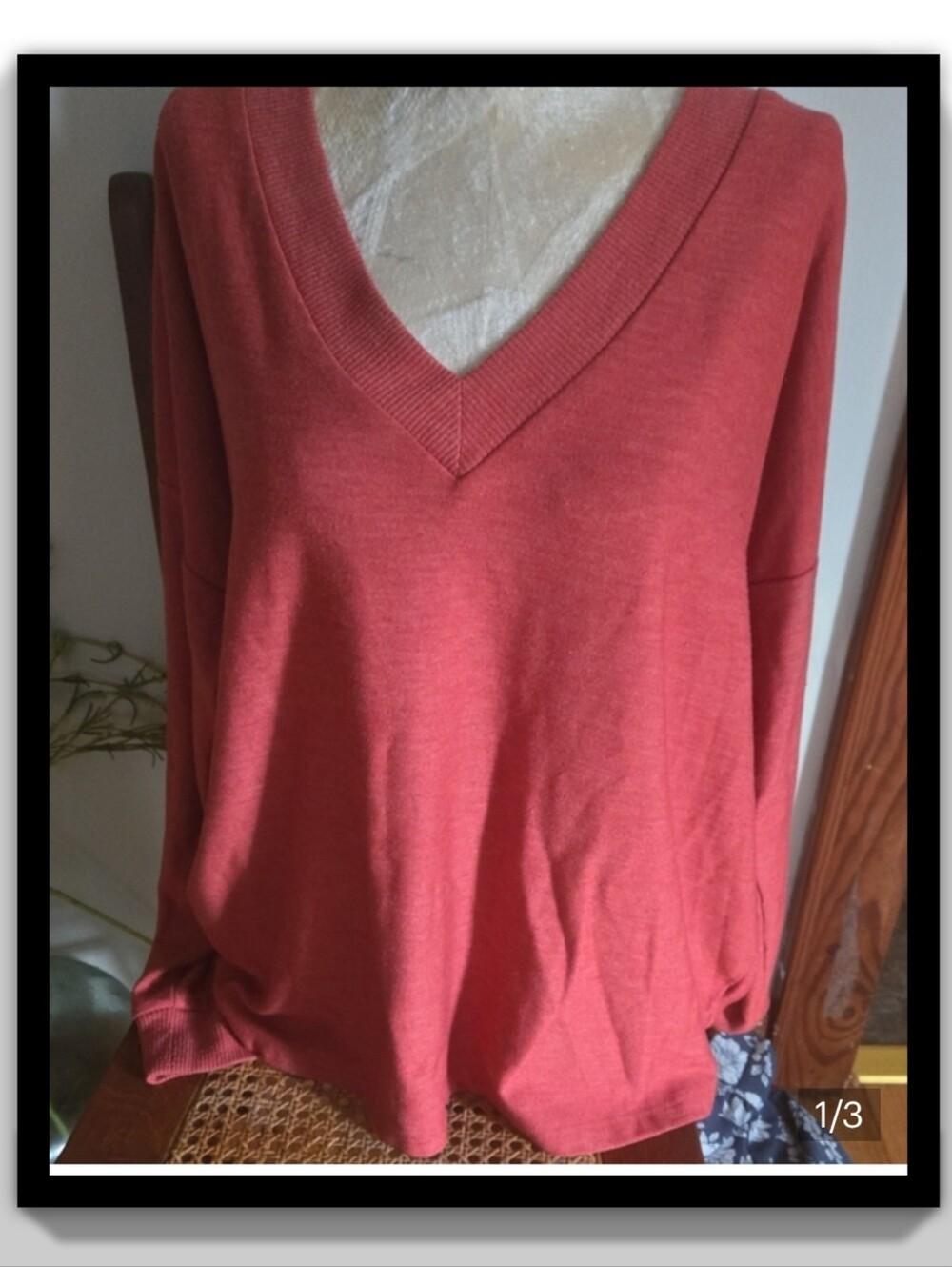 Classic V-Neck Women's Top in Dark Coral Red Size Xl